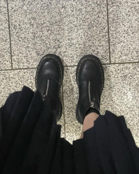 Jetta Platform Boots in Black Martens