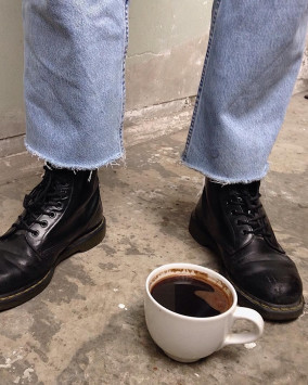 1460 Glattleder Schnürstiefel in Marineblau Martens