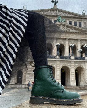 1460 Smooth Leather Lace Up Boots in Green | Dr. Martens