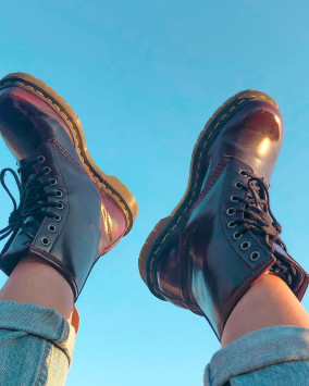 Dr. Martens VEGAN cherry red チェルシーブーツUK7 Dr. Martens Women's Vegan 1460 Classic Boots, Red Cherry Red