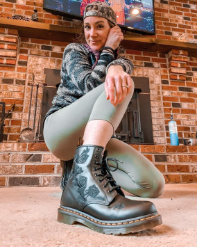 1460 Vonda Mono Women's Floral Boots in Black | Dr. Martens