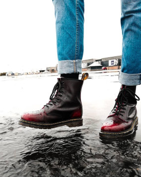 Dr. Martens VEGAN cherry red チェルシーブーツUK7 Dr. Martens VEGAN cherry red チェルシーブーツUK7