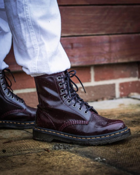 Dr. Martens VEGAN cherry red チェルシーブーツUK7 Dr. Martens 1460 Vegan Cherry Red Boots, Pre Loved, Mens
