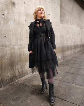 【スティービー】Dr. Martens CHESNEY 6タイ ブーツ Amazon.com | Dr. Martens Women's Chesney Harness Flare Heel