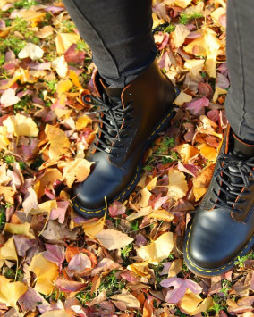 1460 Vintage Made in England Lace Up Boots in Black | Dr. Martens
