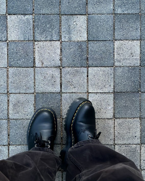 ARCHIE II SMOOTH LEATHER LACE UP SHOES in Black | Dr. Martens