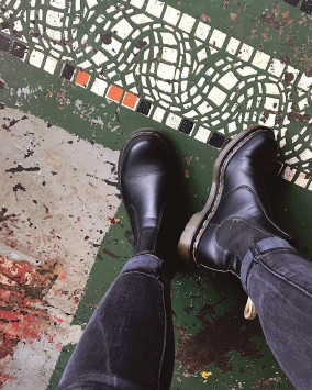 2976 Felix Vegan Chelsea Boots in Black Martens