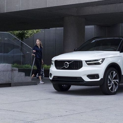 Volvo Debuts Plug In Hybrid Version Of Super Stylish Xc40